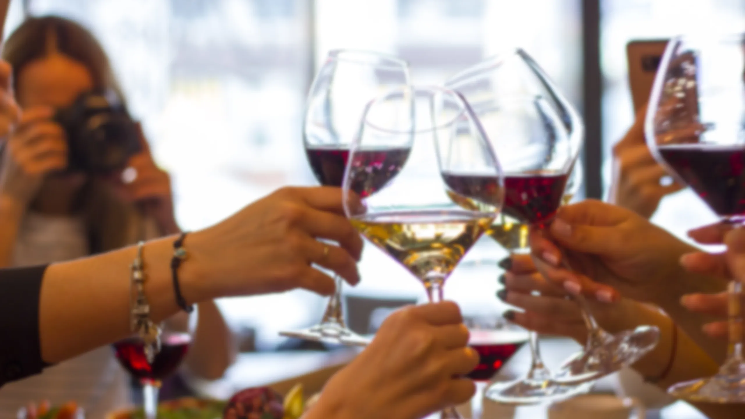 4 Fun Conversational Starters and Games for Your Next Family Dinner