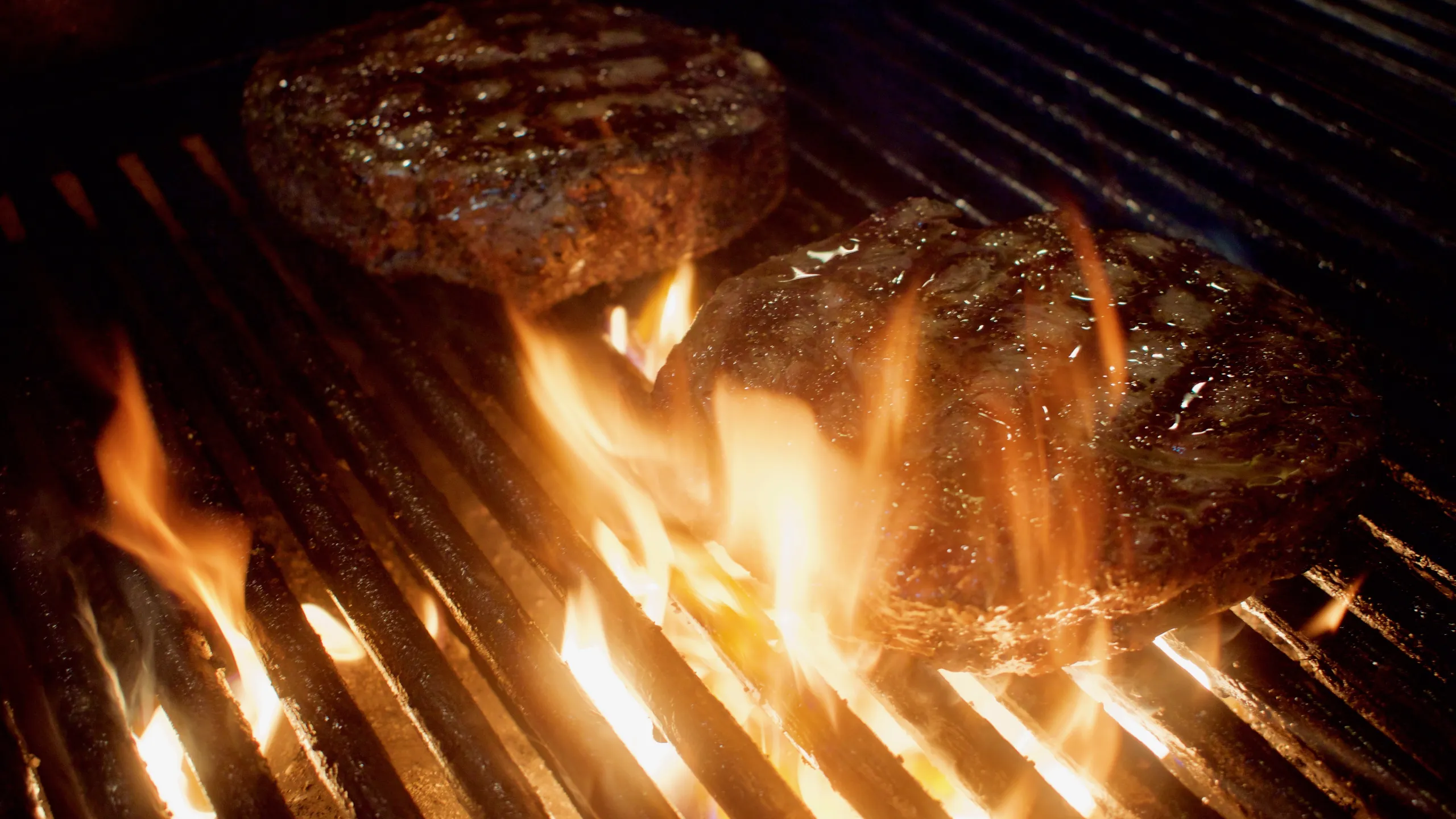 Oak-Grilled Excellence: Stonewood’s Commitment to Steaks
